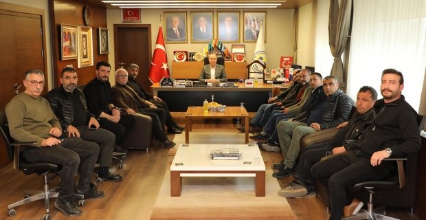 Alaca’da müteahhitlerle toplantı: Kaldırım işgallerine karşı uyarı