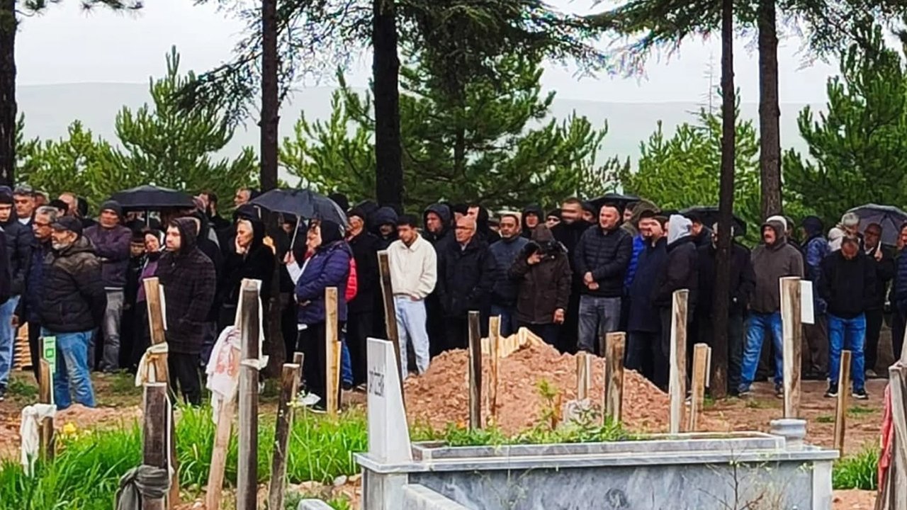 684158197 17956999839107896 4473912676211368185 N