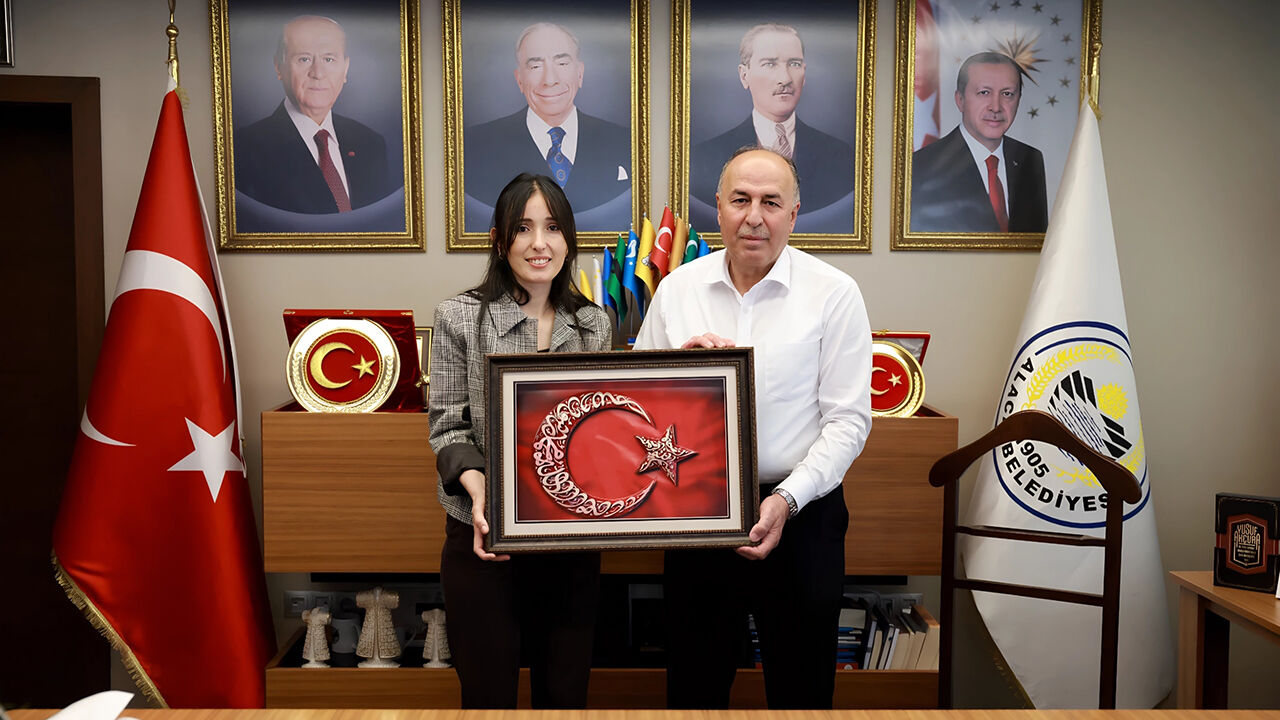 Başkan Şerif Arslan'a anlamlı hediye