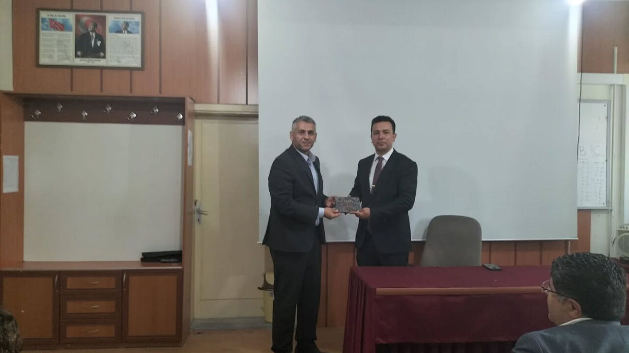 Mezun olduğu okulda öğrencilerle buluştu