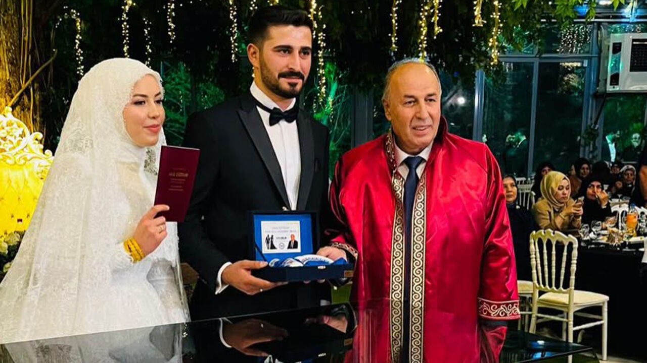 Merve & Samet Yıldız çiftinin nikahını Başkan Arslan kıydı