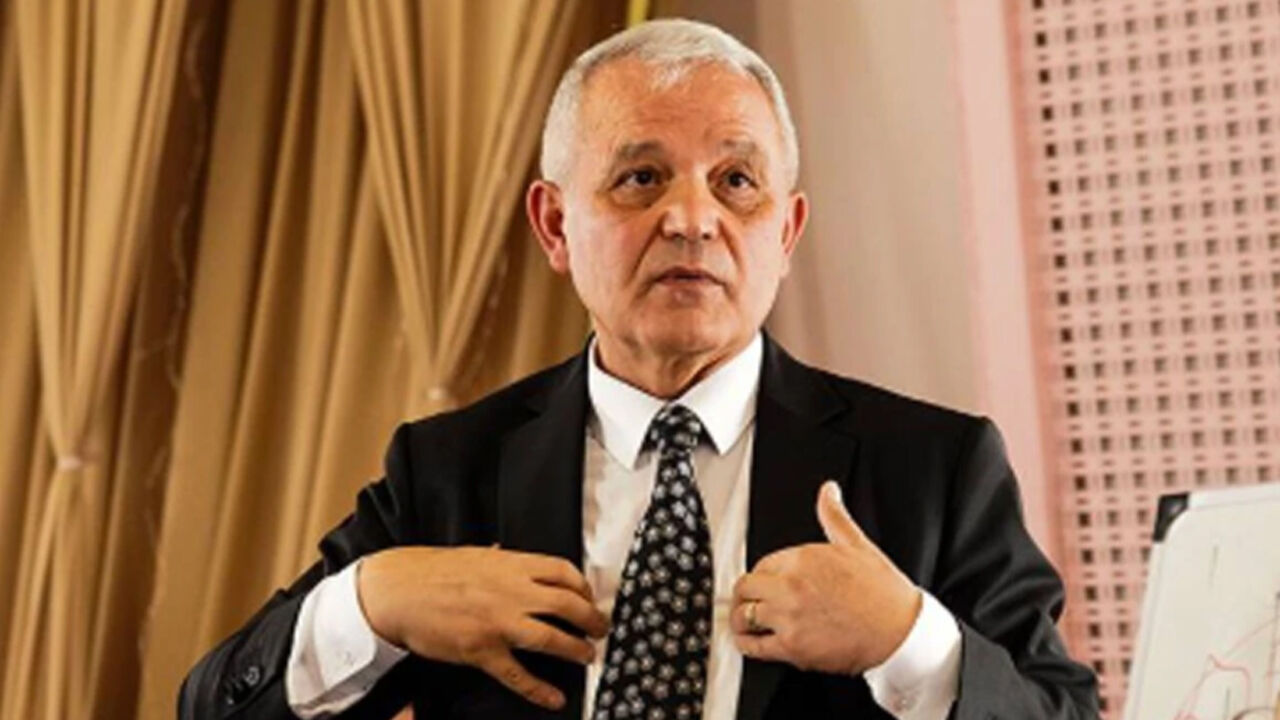 Mamak Belediye Başkanı Veli  Gündüz Şahin CHP’den istifa etti