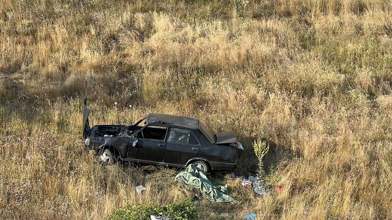 Kayıp olarak aranan adam, otomobilinin altında ölü bulundu