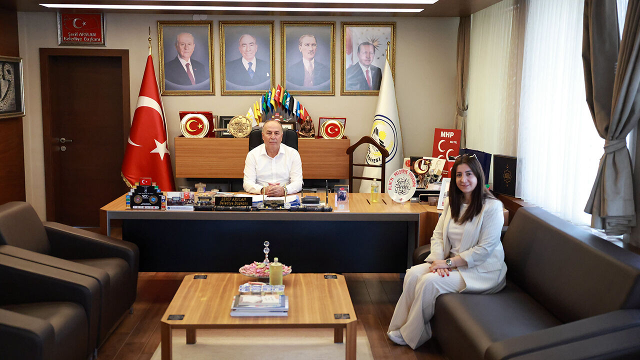 Başkan Arslan, Cansu Genç’i belediyede ağırladı