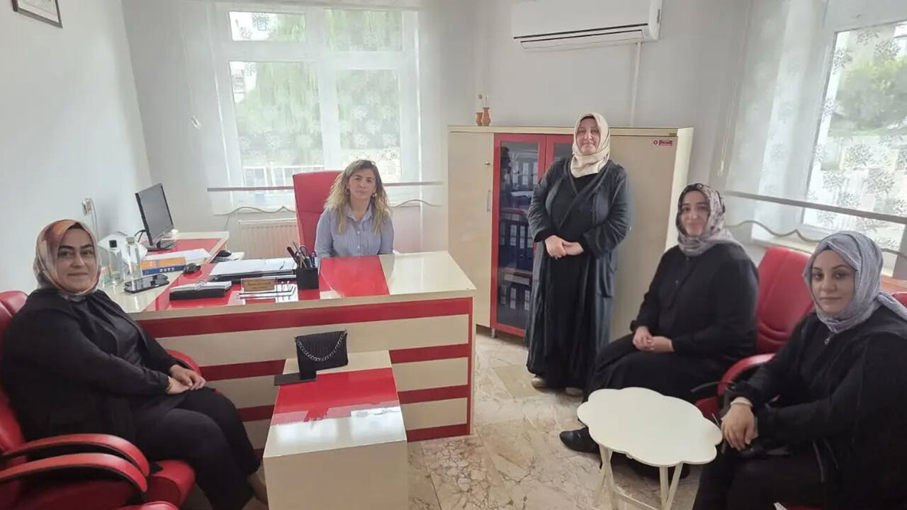 AK Parti Alaca Kadın Kolları’ndan okullara ziyaret