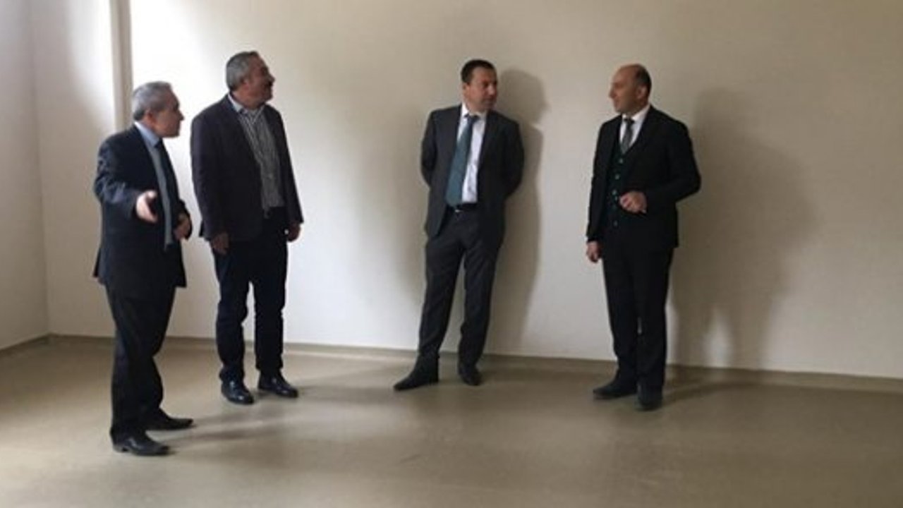 Gençlik Merkezi'ni incelediler