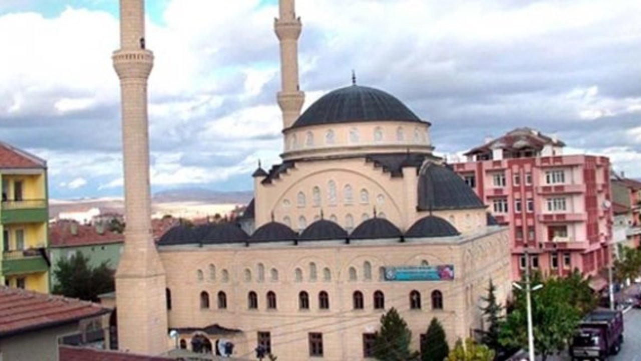 Camiler cemaatine kavuşuyor