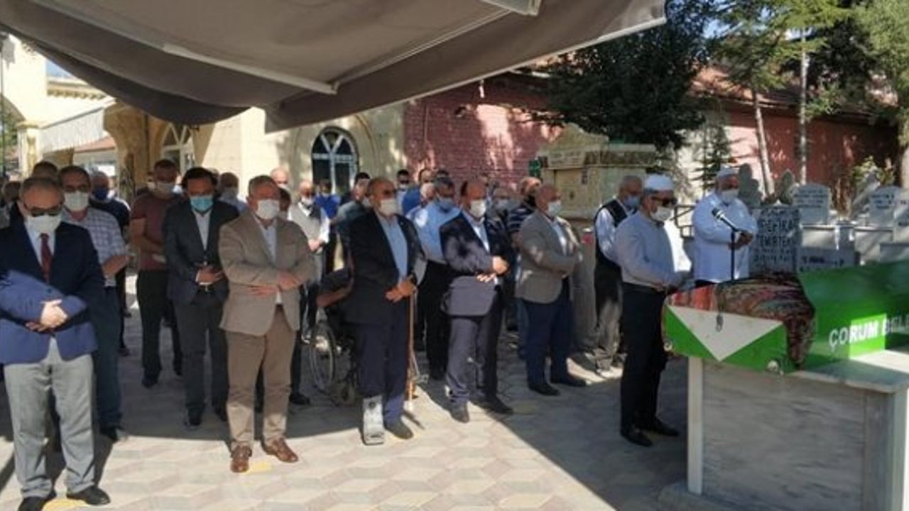 Salim Uslu'nun yengesi vefat etti