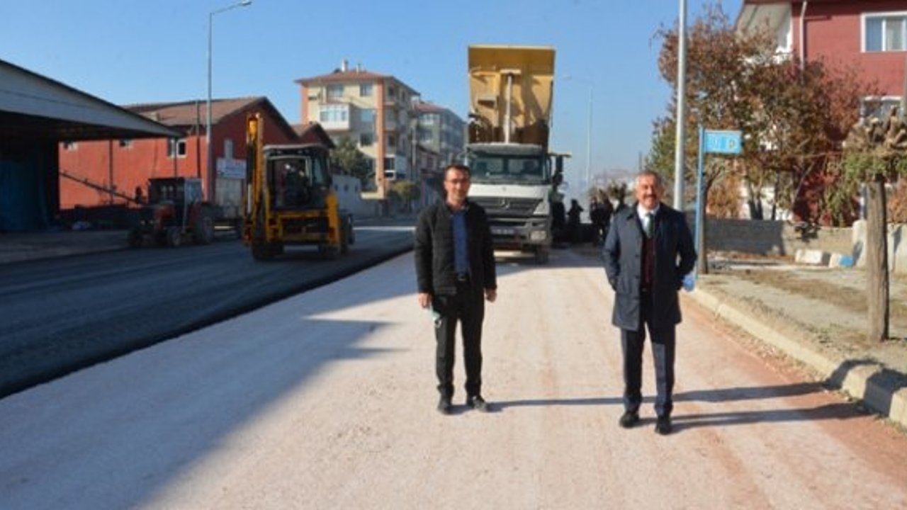 Alaca Ekin Pazarı'na sıcak asfalt