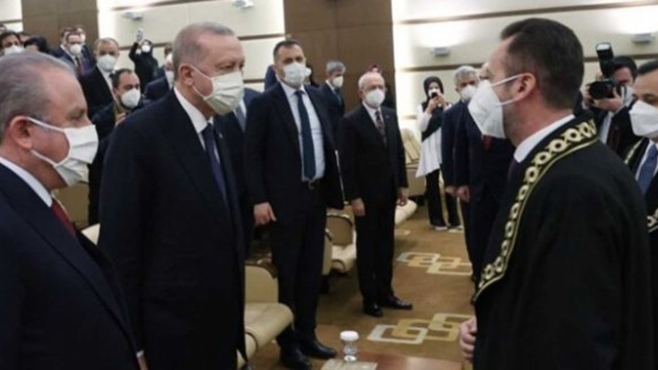 AYM Üyesi Kenan Yaşar, yemin ederek göreve başladı