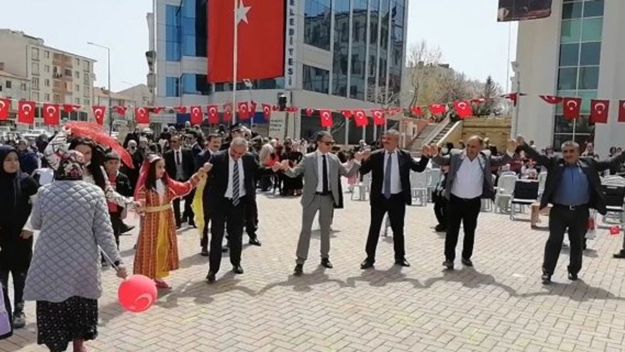 23 Nisan protokol ile şenlendi