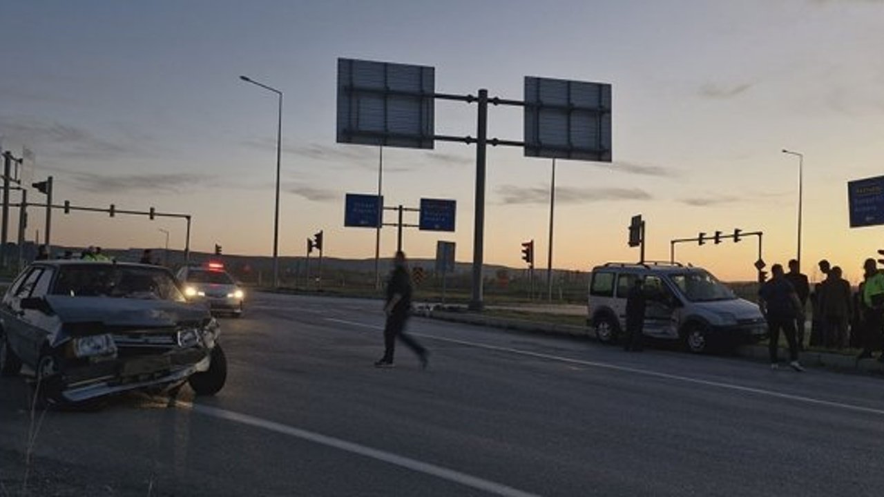 Alaca'da iki araç çarpıştı: 1 yaralı