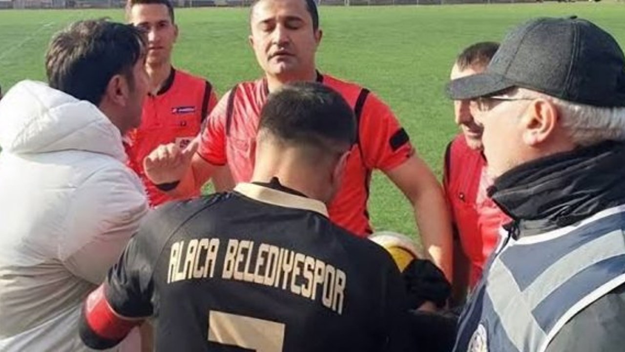 Çorum'da hakeme saldıran 4 sanığa ceza yağdı