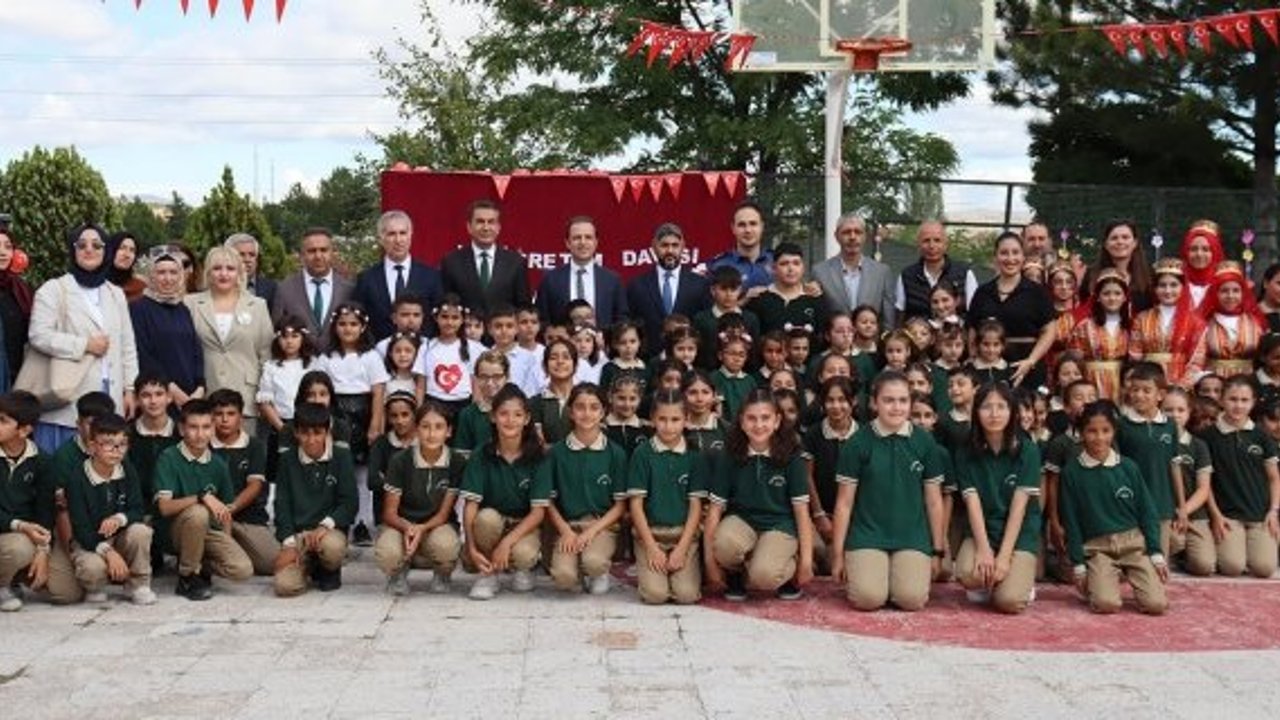 Alaca'da İlköğretim Haftası etkinliklerle kutlandı