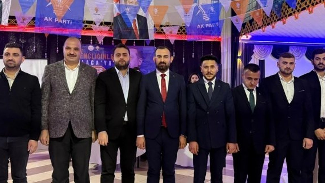 AK Parti Alaca İlçe Gençlik Kolları Başkanı Özdemir tekrar başkanlığa seçildi