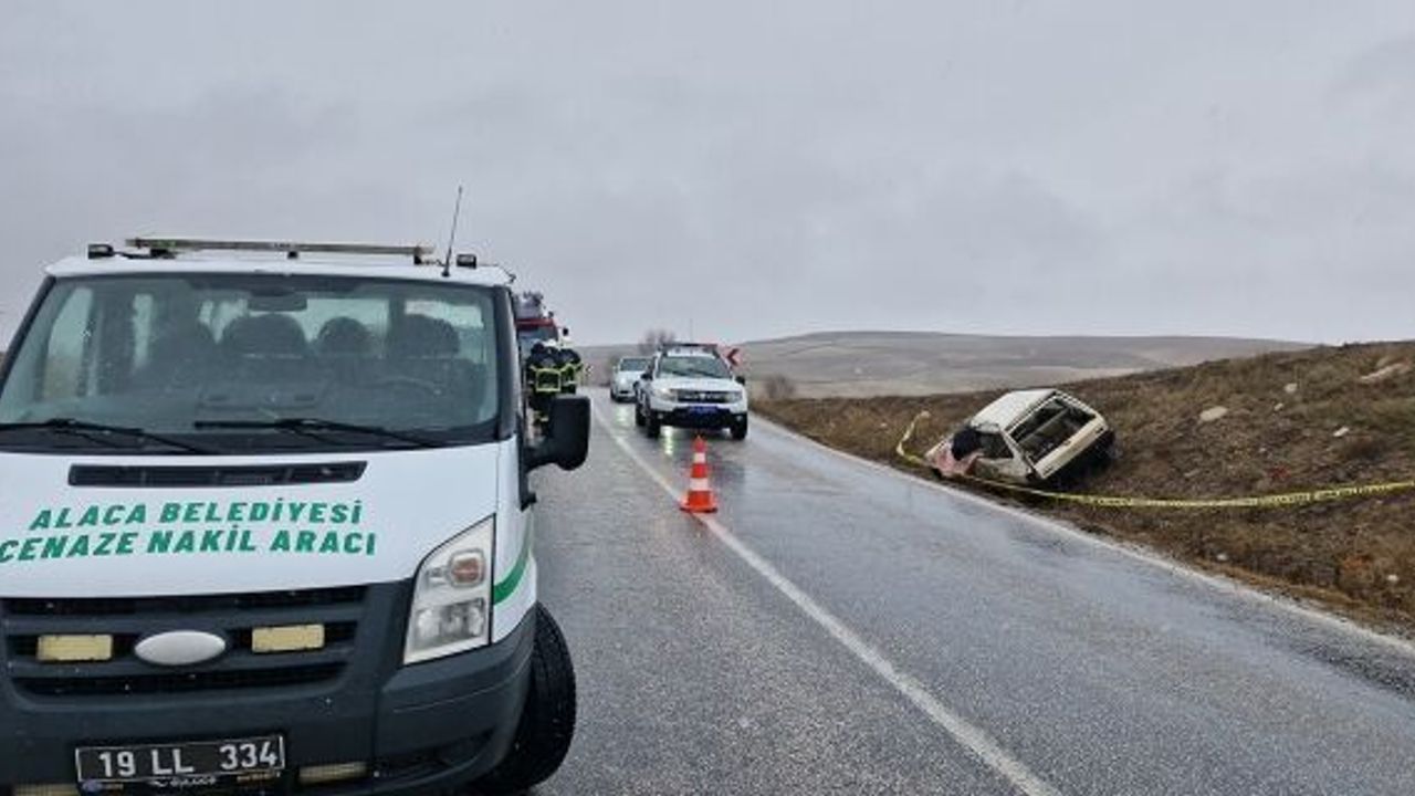 BİM'e ait kamyon ile çarpışan otomobildeki 1 kişi öldü, 1 kişi yaralandı