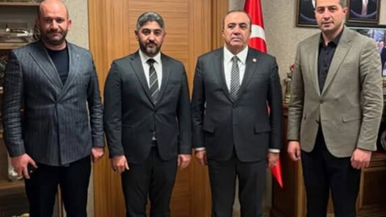 MHP Alaca İlçe Başkanlığı'ndan Milletvekili Vahit Kayıcı'ya ziyaret 