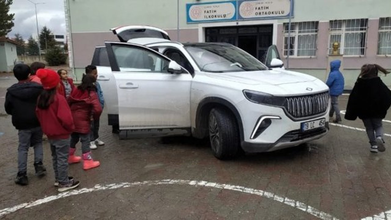 Yerli Malı Haftası’nda Çocukların Togg Heyecanı