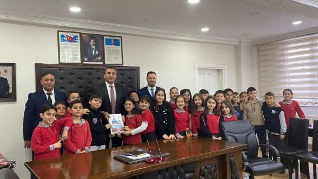 Alaca'da minik kalplerin hikayesi “minik kalemler” kitabına dönüştü