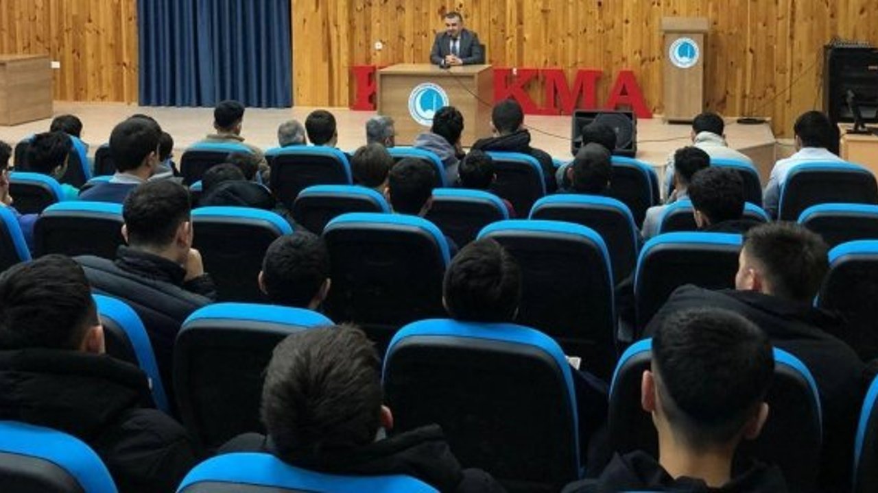 Alaca İmam Hatip Lisesi’nde tecrübe paylaşımı