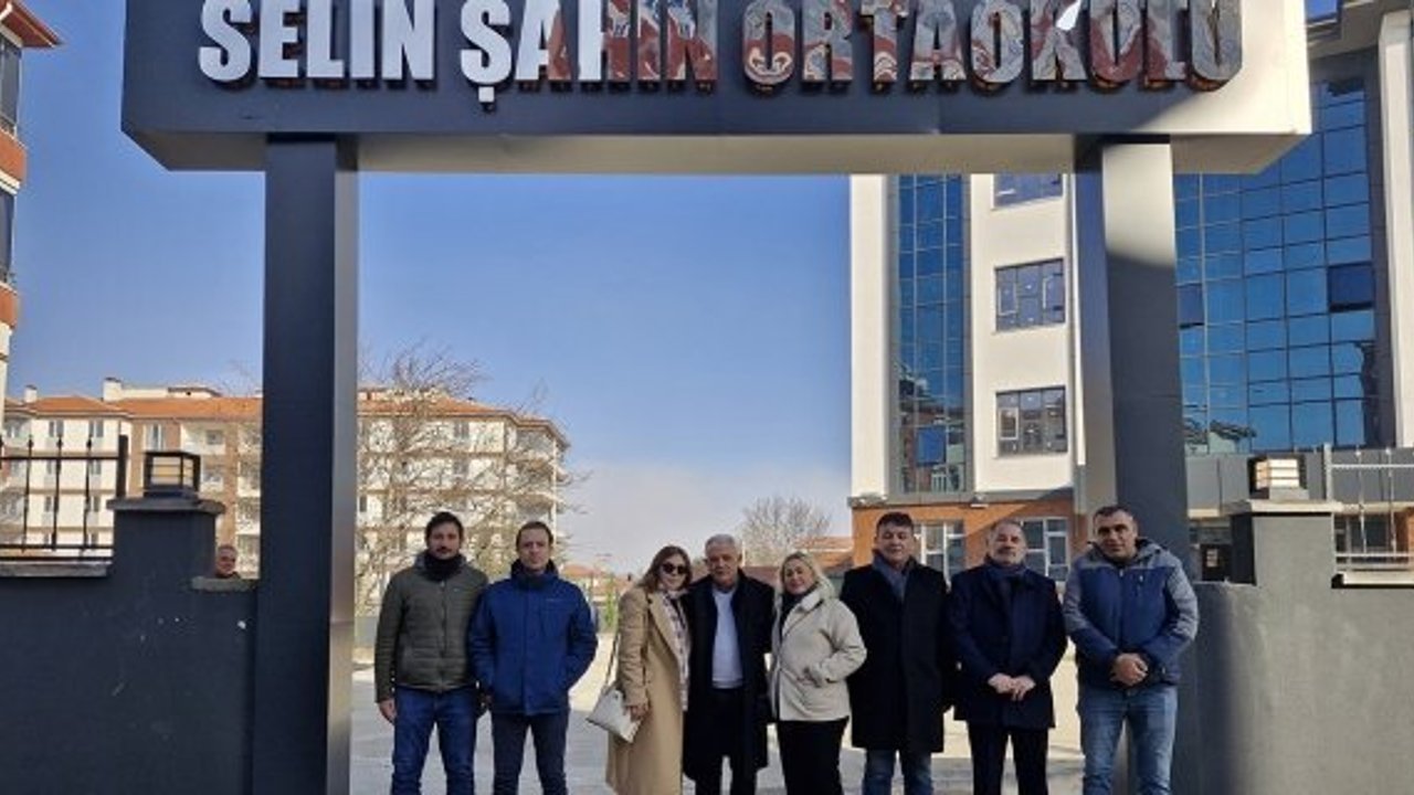 Mamak Belediye Başkanı Şahin, "Alaca Selin Şahin Ortaokulu" inşaatını inceledi