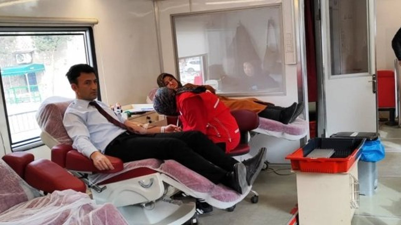 Alaca’da Kızılay Kan Bağışı büyük ilgi görüyor