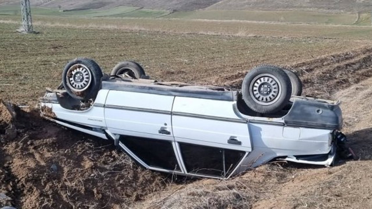 Köy Yolunda Otomobil Takla Attı: 6 Yaralı 
