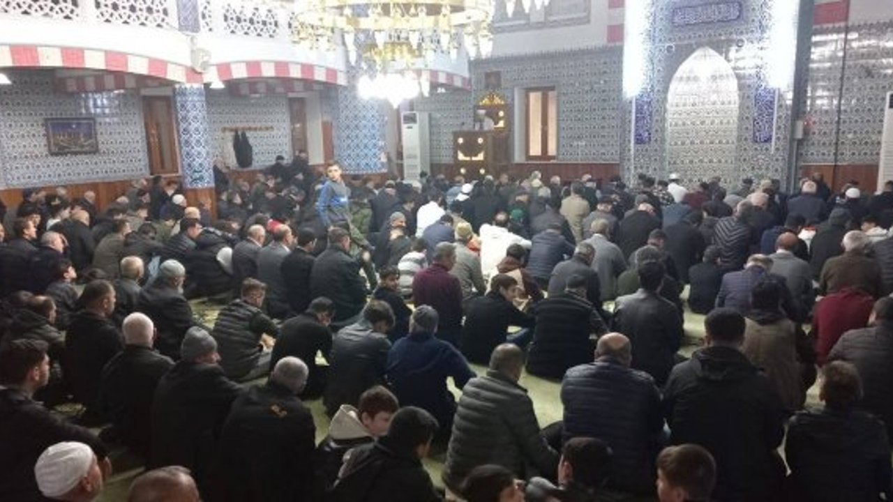 Alaca'da Kadir Gecesi manevi huzur içinde idrak edildi