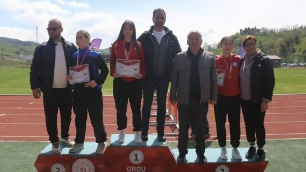 Denizhan Ortaokulu Atletizm Takımı’ndan büyük başarı