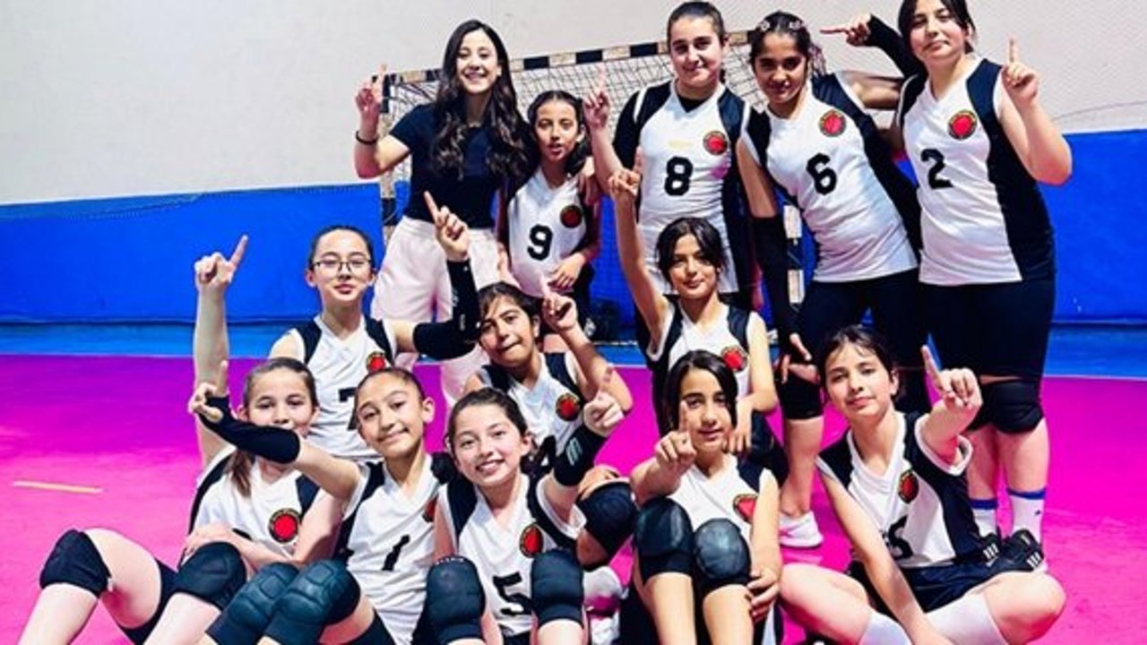 Filenin minik sultanları namağlup çeyrek finalde