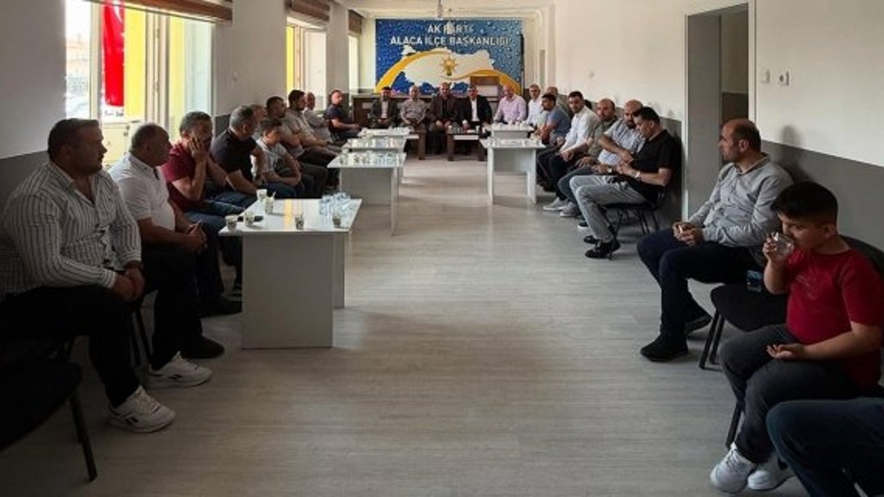 AK Parti'den Alaca’da güç birliği mesajı: “Birlikte daha nice bayramlara”