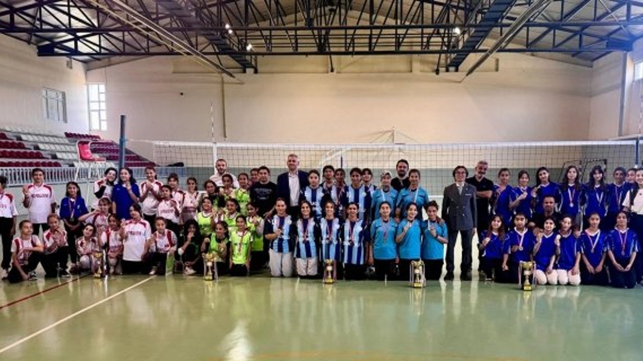 Filede kupa coşkusu: Alaca’da yıldızlar parladı