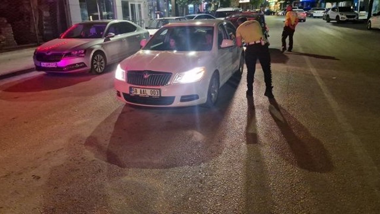 Gece yarısı denetim: 150 kişi sorgulandı