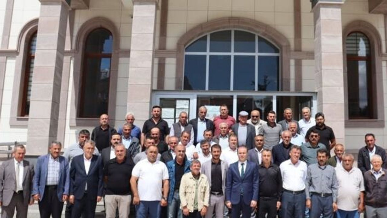 Alaca’nın muhtarlarından Kaymakam Meriç Dinçer'e ziyaret