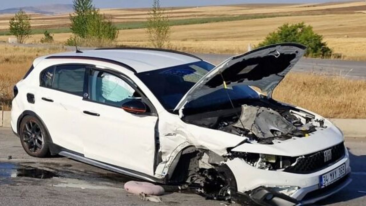 Alaca-Zile kavşağında zincirleme kaza: 10 yaralı