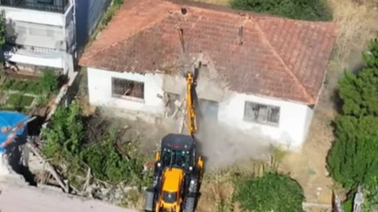 Alaca’da tehlike saçan yapılar tek tek yok ediliyor
