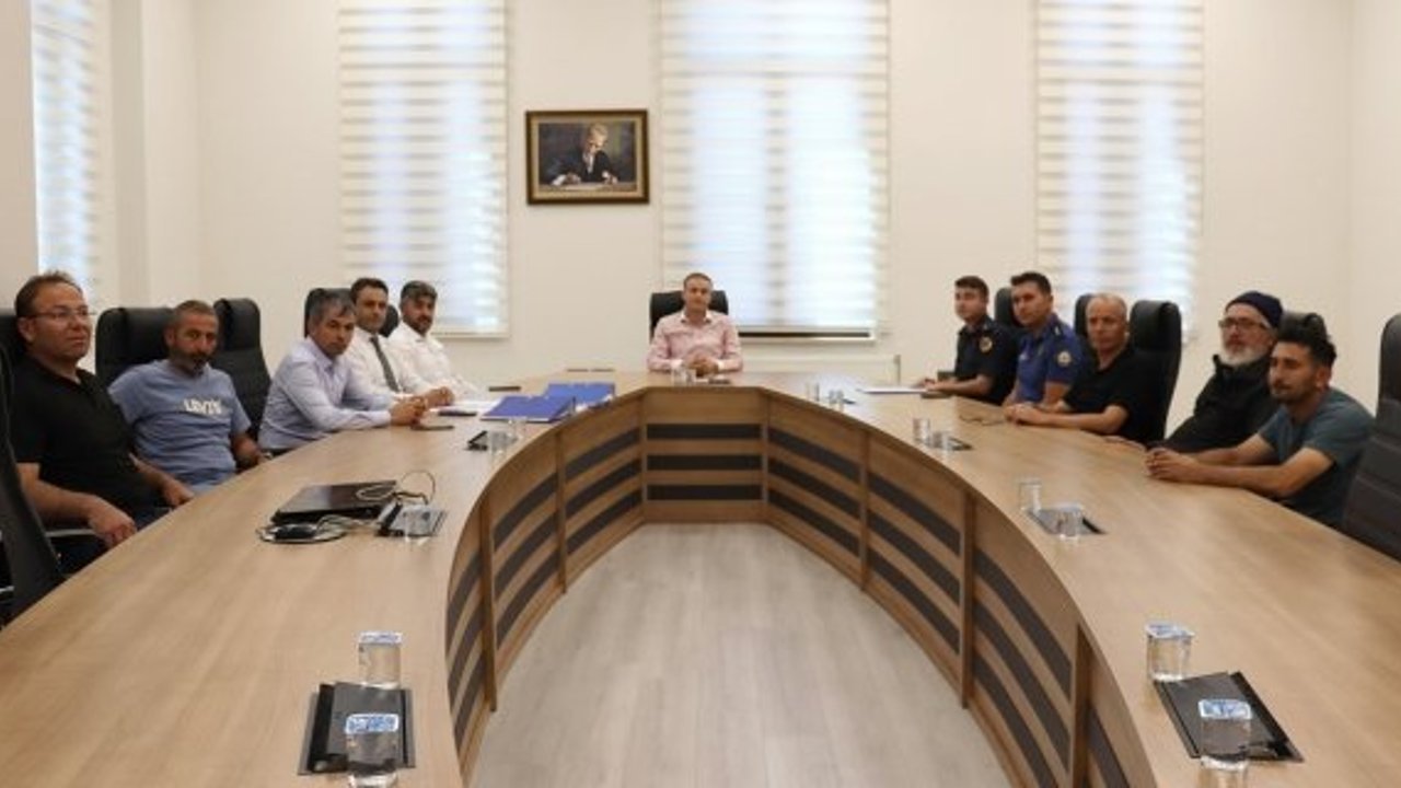 Kaymakamlıkta kritik toplantı: El yapımı patlayıcılara karşı ortak mücadele planı