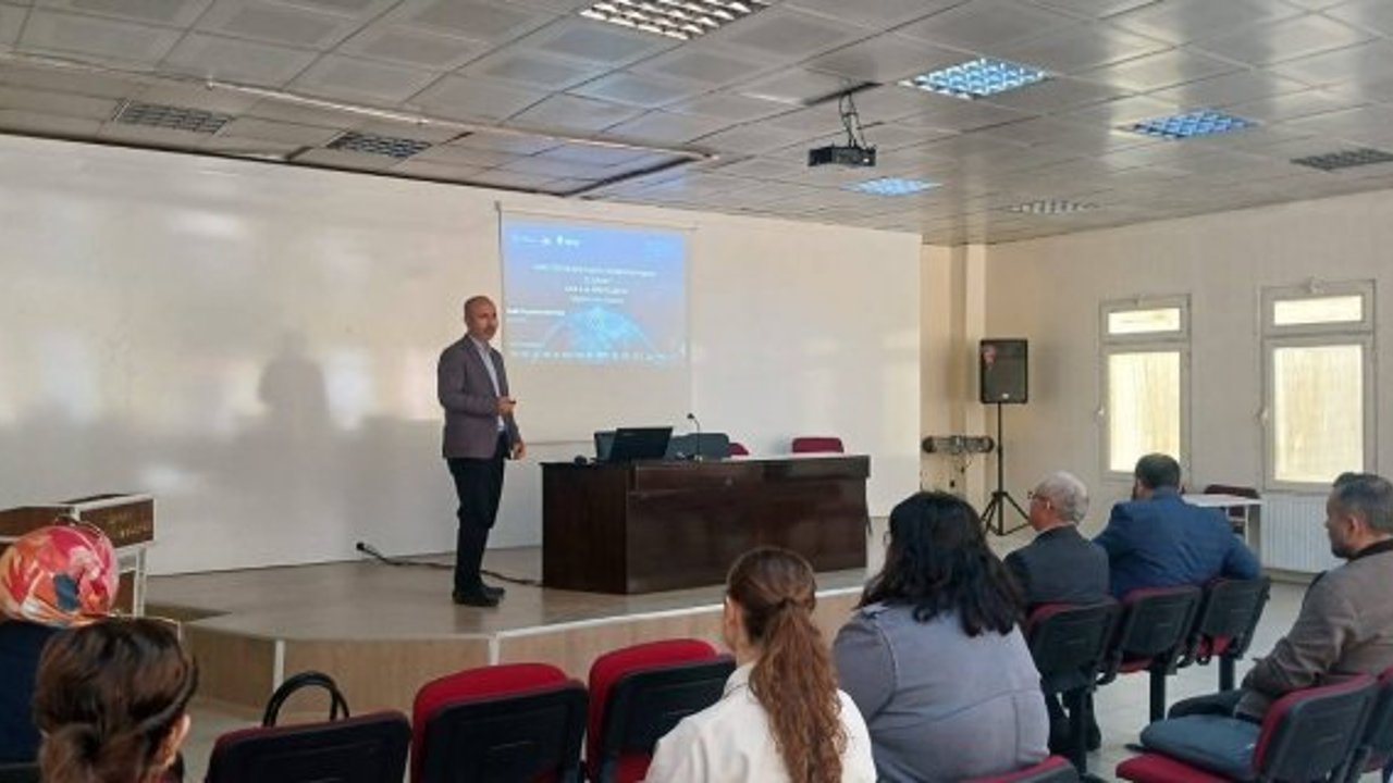 Alaca ve Sungurlu’daki öğretmenlere TÜBİTAK Projeleri hazırlık desteği