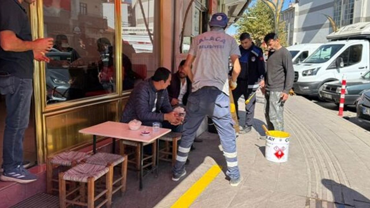 Alaca’da sarı çizgilerle düzen başlıyor: Kaldırımlarda yeni dönem