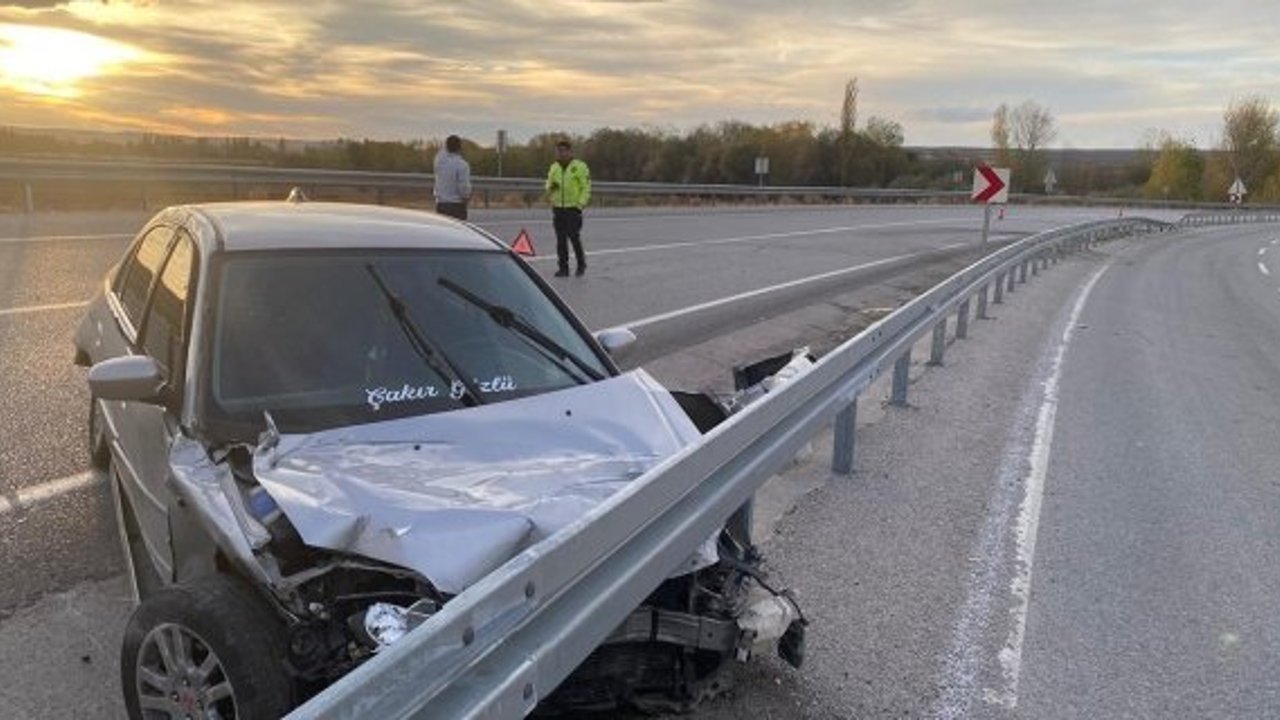 Direksiyon hakimiyetini kaybeden sürücü ölümden döndü