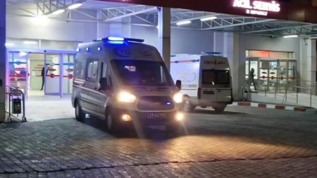 Alaca'da tavuk dönerden 5 öğrenci zehirlendi