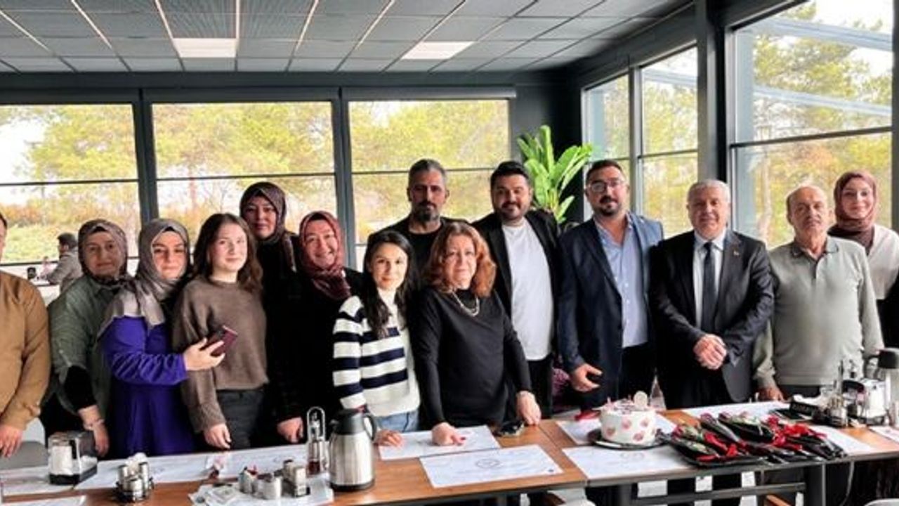 Gayret Özel Eğitim ve Rehabilitasyon Merkezi’nden öğretmenlere özel kutlama