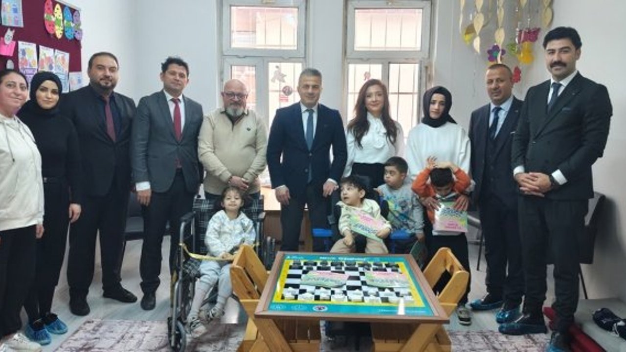 Alaca'da 2 anaokuluna satranç sınıfı kuruluyor