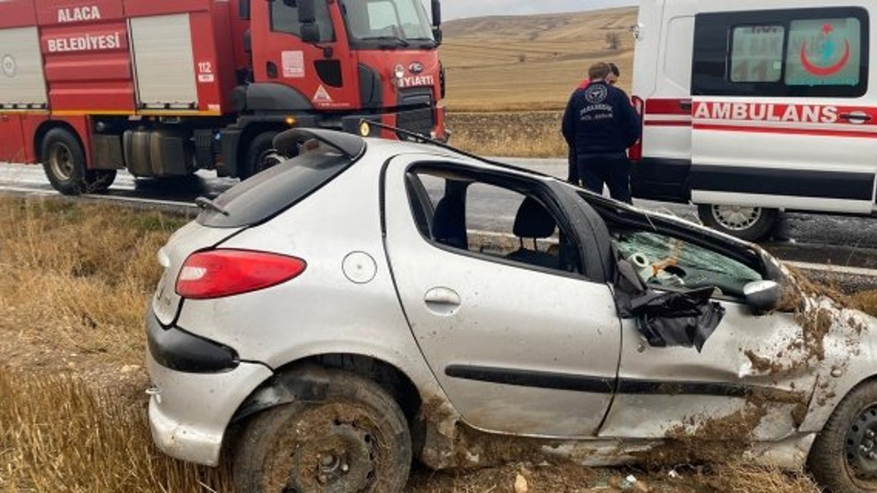 Kontrolden çıkan araç tarlaya devrildi: 1 yaralı