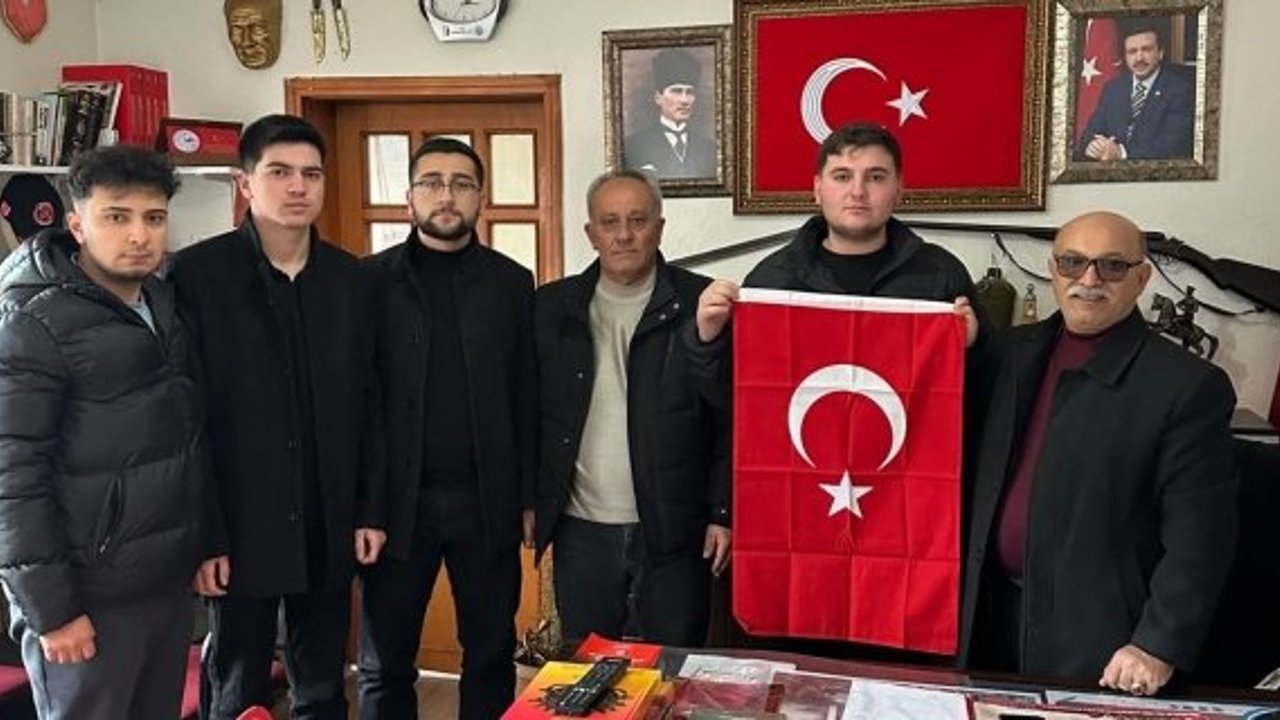 Alaca Ülkü Ocakları’ndan Türk Bayraklı mesaj