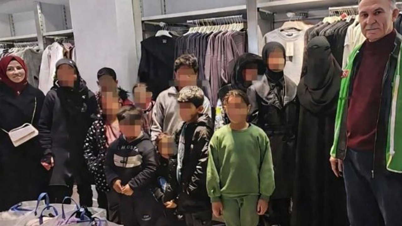 Çorum'da 41 yetimin yüzü giyim desteğiyle güldü