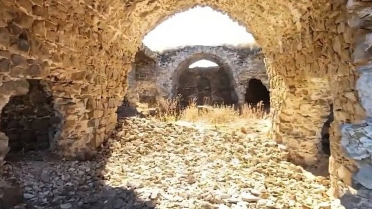 Alaca'daki bu kale yüzyıllara meydan okuyor