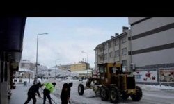 Alaca Belediyesi’nden kar mesaisi