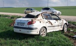 Alaca’da otomobil tarlaya devrildi