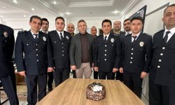 Mustafa Erbaş’tan Polislere pastalı kutlama